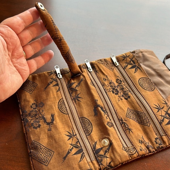 Red blossom jewelry roll for travel 4 compartments and ring holder roll tie & go - Picture 3 of 10